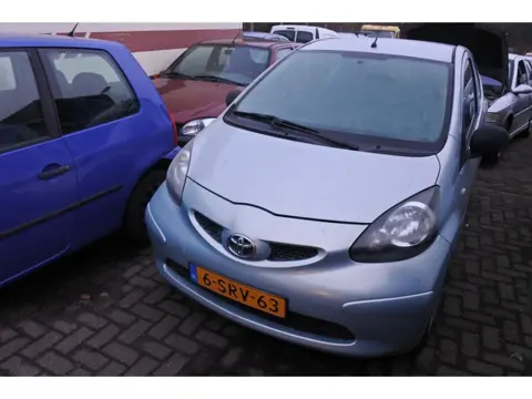 Toyota Aygo 1.0-12V 3 drs aygo met 218 dkm nw apk 20-2-2027