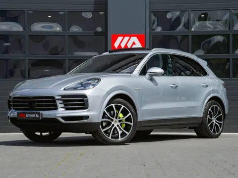 Porsche Cayenne 3.0 E-Hybrid Sport-Chrono|Stoelverwarming|Bose|Nachtzicht|360 Camera|Elektr. Achterk