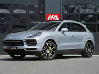 Porsche Cayenne 3.0 E-Hybrid Sport-Chrono|Stoelverwarming|Bose|Nachtzicht|360 Camera|Elektr. Achterk