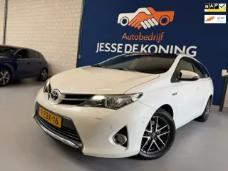 Toyota Auris Touring Sports 1.8 Hybrid Lease Automaat / bj.2014 / panaramadak / navigatie / camera /