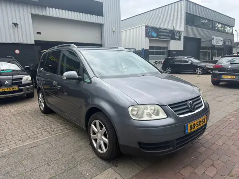 Volkswagen Touran 2.0-16V FSI Trendline AUTOMAAT