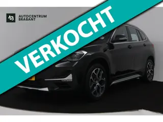 BMW X1 SDrive20i Business Edition Plus (TREKHAAK, STOELVERWARMING, CAMERA, SFEERVERLICHTING, DIGITAL