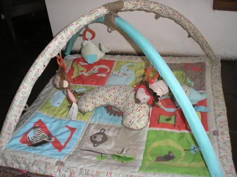 Speelkleed, Skip hop baby - met diertjes en kussentje