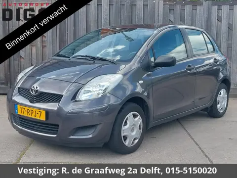 Toyota Yaris 1.0 VVTi Acces | Airco | Trekhaak | Elektrische ramen |