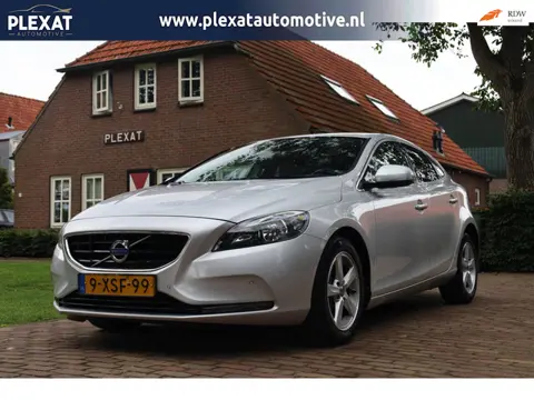 Volvo V40 2.0 D4 Summum Business | Slechts 187.000KM | Stoelverwarming | Memory | Luxe Leder | PDC |
