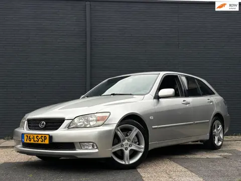 Lexus IS SportCross 200 Business | Stoelverwarming | NAP