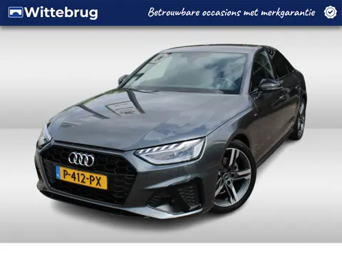 Audi A4 Limousine 35 TFSI 150pk S edition Competition S-Tronic Automaat / Navigatie / LED / LM 18 in