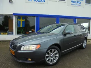 VOLVO V70 2.5T AUT,LEDER,17 INCH,TREKH,ORG NL!! 2E EIG, NW STAAT!