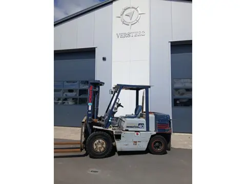 Dikke Komatsu 4 ton diesel met Triplo!!