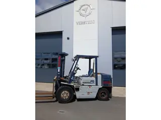 Dikke Komatsu 4 ton diesel met Triplo!!