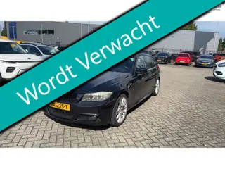 BMW 3-serie Touring 320i Luxury 170pk Clima Trekhaak 1400kg. Xenon