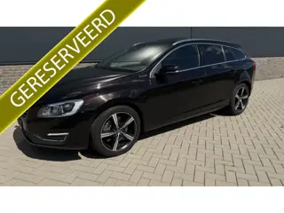 Volvo V60 2.4 D6 Twin Engine R-Design AWD Zeer complete auto in een keurige staat