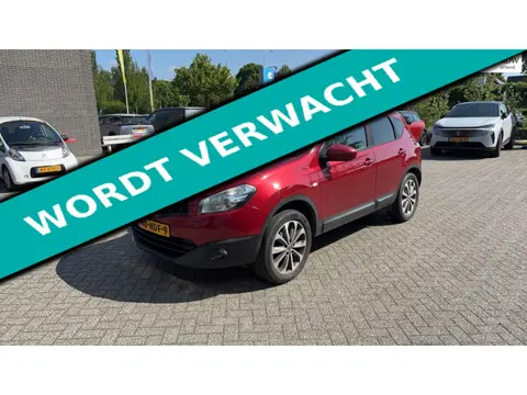 Nissan Qashqai 2.0i 141pk Clima Cruise Navi Panorama Trekhaak 1400kg.