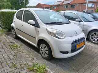 Peugeot 107 1.0-12V Sublime 5 Deurs 227.000 Km met NAP