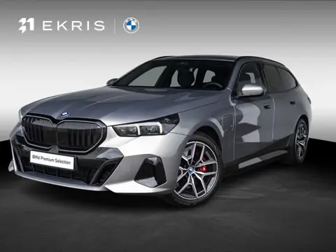 BMW 5 Serie Touring 550e xDrive | M Sportpakket Pro | Adaptief onderstel professional | 19 inch | Dr