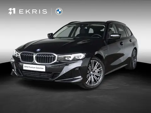 BMW 3 Serie Touring 320e SoH 100% | Comfort Pack | Achteruitrijcamera | Comfort Access | Stoelverwar