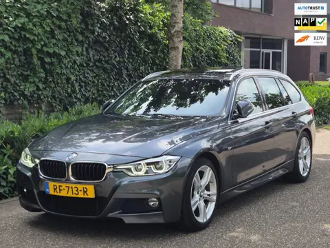 BMW 3-serie Touring M Sport High Ex Panorama A CarPlay Keyless Virtual dash Camera 320i High Executi