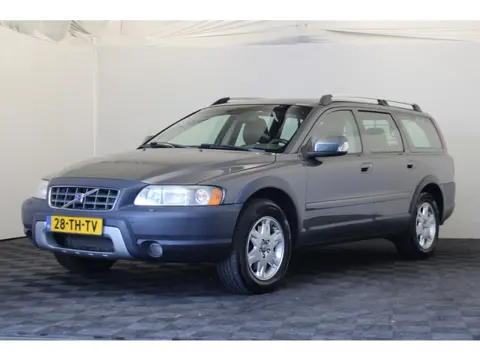 Volvo XC70 2.4 D5 Momentum (bj 2006, automaat)