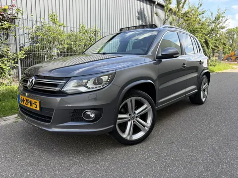 Volkswagen Tiguan 1.4 TSI Sport&Style R-line Edition / NAVI / PANORAMADAK / CRUISE