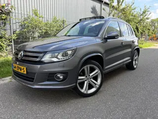 Volkswagen Tiguan 1.4 TSI Sport&Style R-line Edition / NAVI / PANORAMADAK / CRUISE