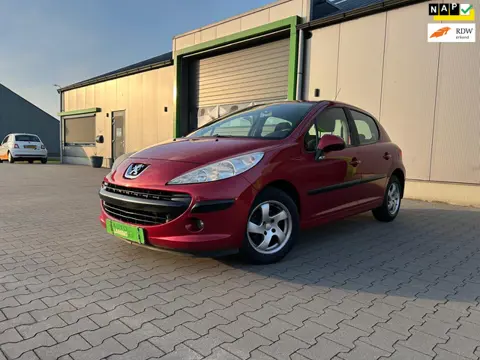 Peugeot 207 1.4-16V Color-line LM velgen Mistlampen Keurig onderhouden Mooie kleur en veel rijplezie
