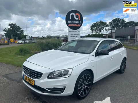 Volvo V60 | 2015 | 2.4 D5 Twin Engine Special Edition | Automaat | APK