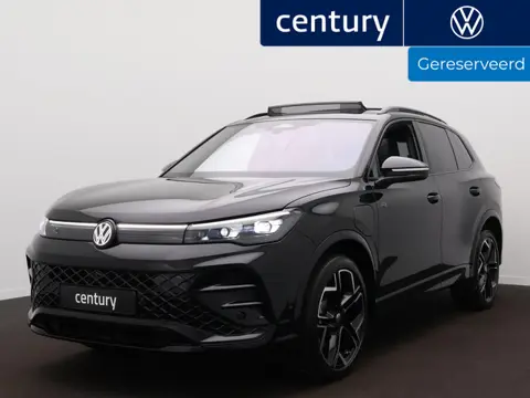 Volkswagen Tiguan 1.5 eHybrid R-Line Business Automaat - Leer - Panoramaschuif-kanteldak - Trekhaak 