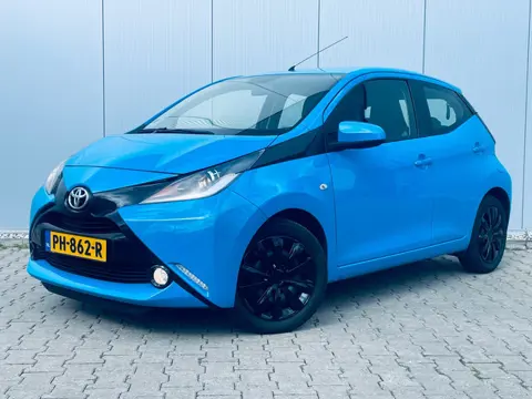 Toyota Aygo 1.0 VVT-i x-play, airco, cruise, camera