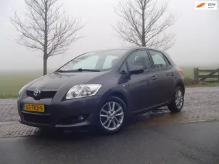 Toyota Auris 1.4-16V Sol / Airco / Trekhaak / parkeer sensoren