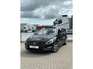 Volvo V60 2.4 D6 AWD Plug-In Hybrid CAMERA - AIRCO - PANO