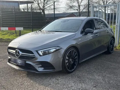 Mercedes-Benz A-klasse AMG A35 4MATIC Edition 1 Multibeam Camera ACC 19 INCH weinig KM