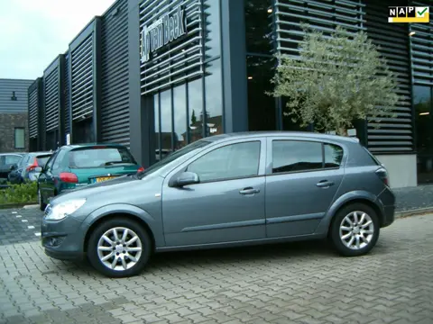 Opel Astra 1.6 Temptation met nieuwe apk