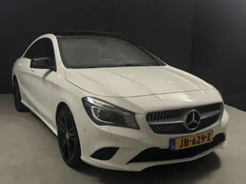 Mercedes-Benz CLA-Klasse 180 OrangeArt Edition AMG-LINE*PANO*