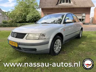 Volkswagen Passat 1.8-5V Trendline (bj 1997)