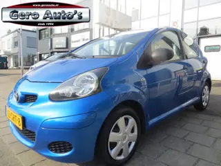 Toyota Aygo 1.0-12V Now nw apk 5 drs 4x nw banden ,airco elec ramen