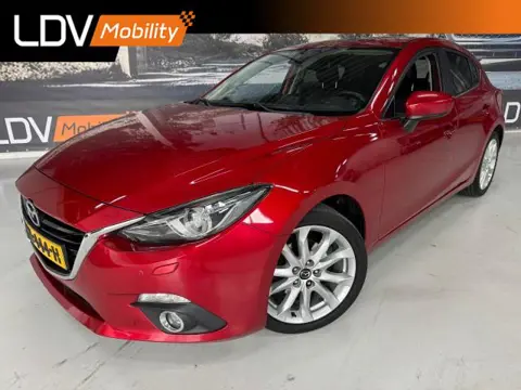 MAZDA 3 2.0 GT-M / Dealer onderhouden / Apple Carplay / Trekhaak / Leder / Head-up display