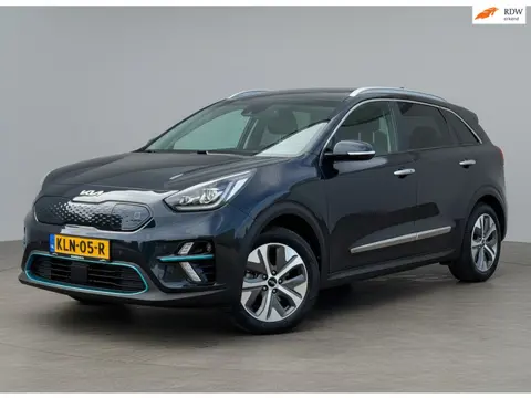 Kia E-Niro ExecutiveLine 64 kWh|Schuif/kanteldak|Trekhaak|SOH 100%|Carplay