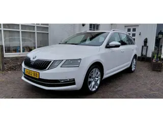 Skoda Octavia Combi 1.5 TSI Greentech Business Edition Plus Automaat in Excellent mooie conditie