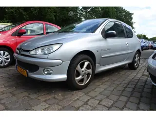 Peugeot 206 1.6-16V Quiksilver airco apk 10-4-2027 div exstra,s