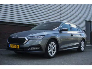 Skoda Octavia Combi 1.0 e-TSI Business Edition Plus/Trekhaak/Camera/ Travel Pakket.