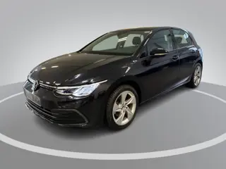 Volkswagen Golf 1.0 eTSI 110pk DSG Life Business · Camera · Keyless · Dodehoeksensor · Apple/Android