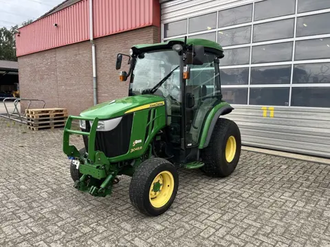 John Deere 3045R-690179