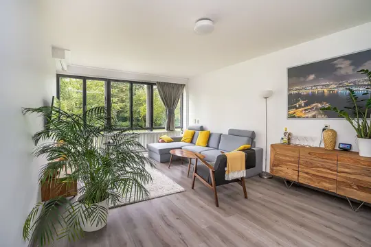 Woning aan de Het Laagt te Amsterdam