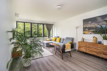 Woning aan de Het Laagt te Amsterdam