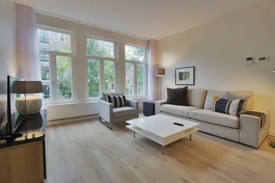 Woning aan de Groenburgwal te Amsterdam