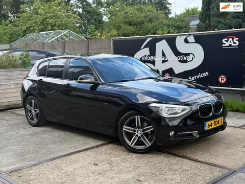 BMW 1-serie 116i Business+ 5-deurs" en "CarPlay