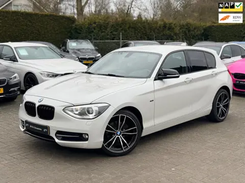 BMW 1-serie 116i Business+ Sport|Nieuwe Ketting + Klepseals|18 inch|Leder|Keyless|Navigatie|Cruise c
