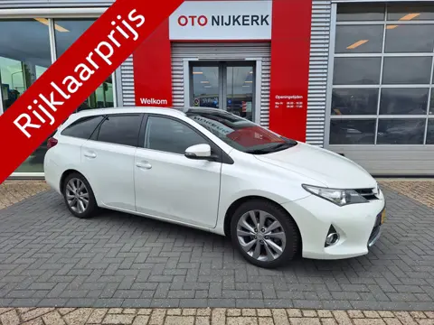 Toyota Auris Touring Sports 1.8 Hybrid Lease met trekhaak