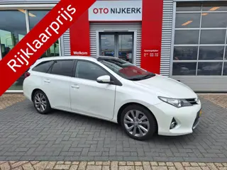 Toyota Auris Touring Sports 1.8 Hybrid Lease met trekhaak