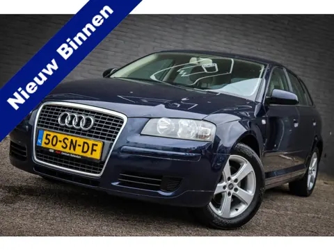 Audi A3 Sportback 1.6 Attraction Net binnen-Nu al te bezichtigen